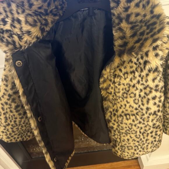 Girls’ Faux Fur Cheetah Coat 5T - Picture 4 of 5